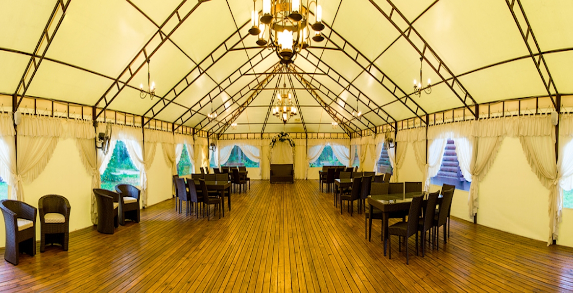 Banquet tent 