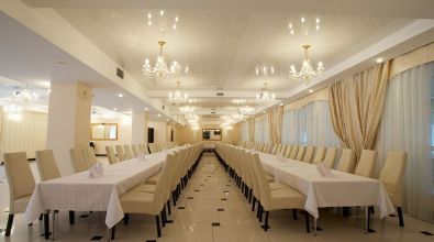 Banquet Hall White