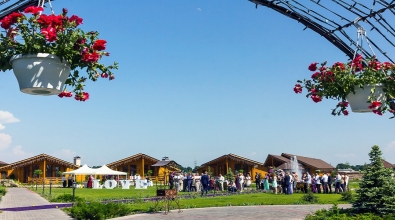 Закрита літня тераса